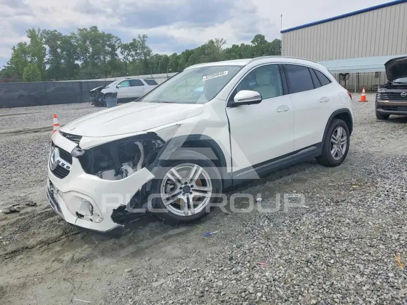 2021 Mercedes Benz GLA-Class фото
