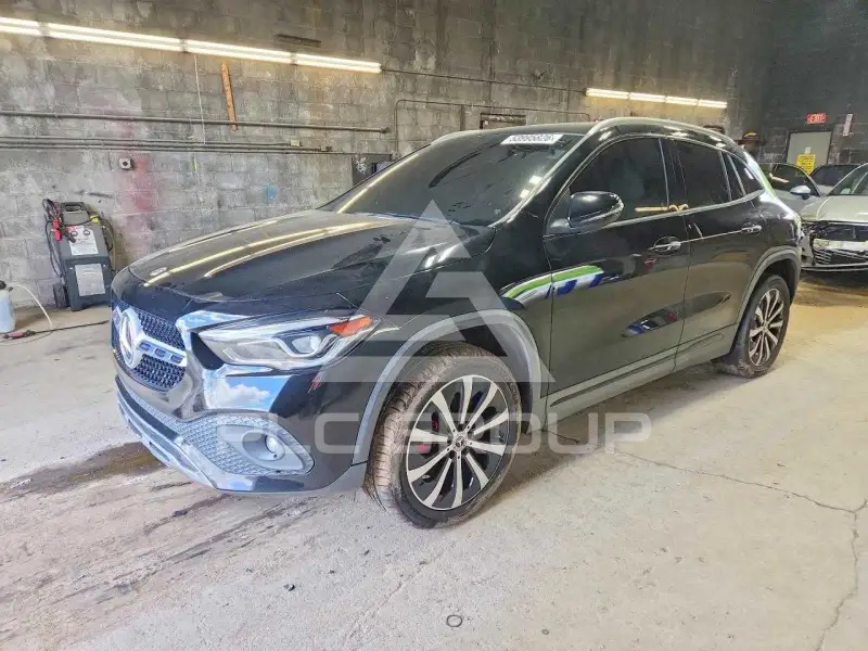 2021 Mercedes Benz GLA-Class фото