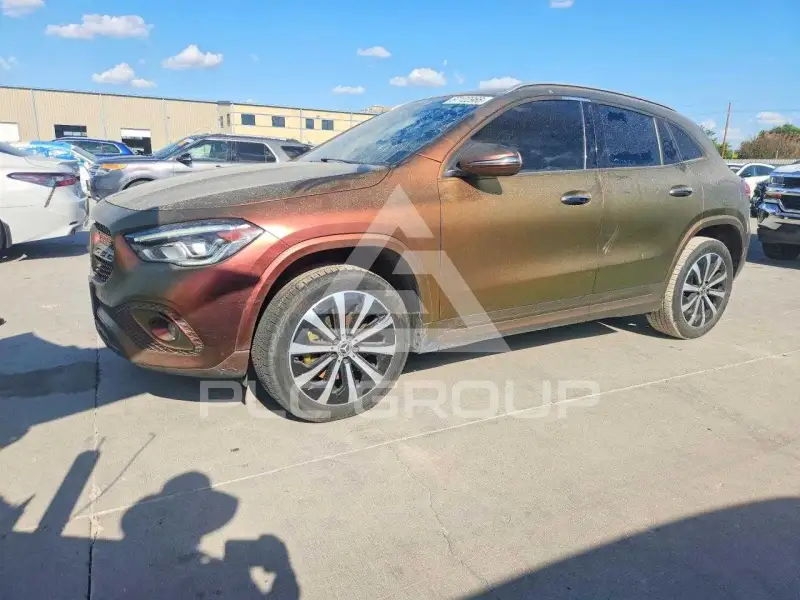 2021 Mercedes Benz GLA-Class фото