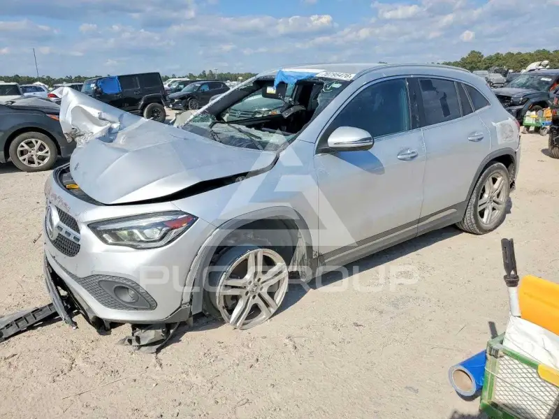 2021 Mercedes Benz GLA-Class photo