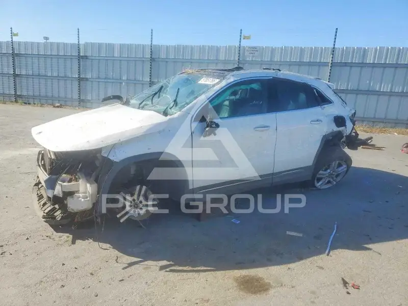 2021 Mercedes Benz GLA-Class фото