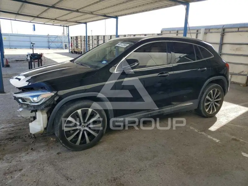 2021 Mercedes Benz GLA-Class фото