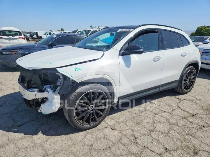 2021 Mercedes Benz GLA-Class фото