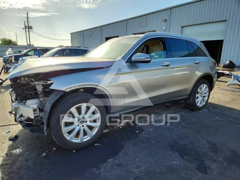 2021 Mercedes Benz GLC-Class фото