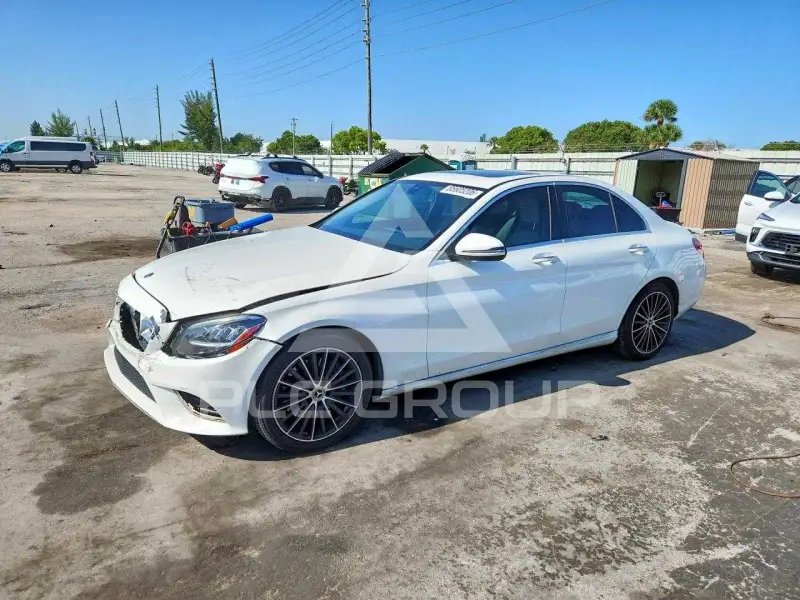 2021 Mercedes Benz C-Class фото