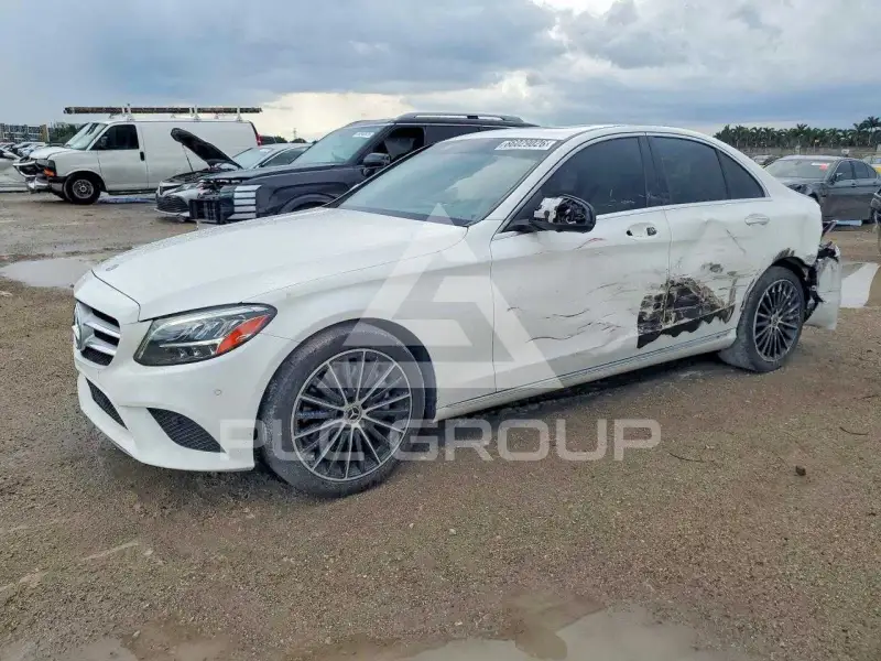 2021 Mercedes Benz C-Class фото