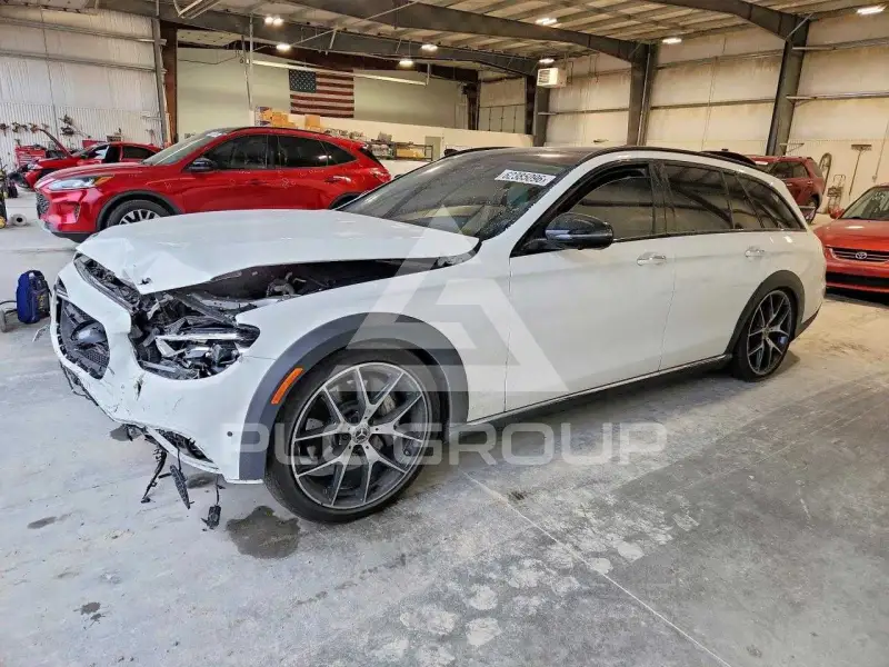 2021 Mercedes Benz E-Class фото
