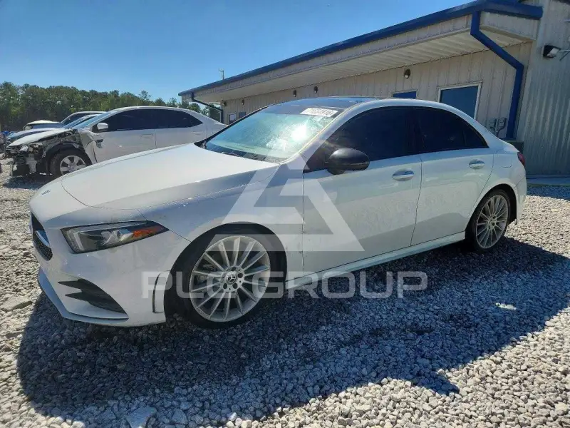 2021 Mercedes Benz A фото