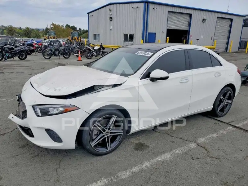 2021 Mercedes Benz A фото