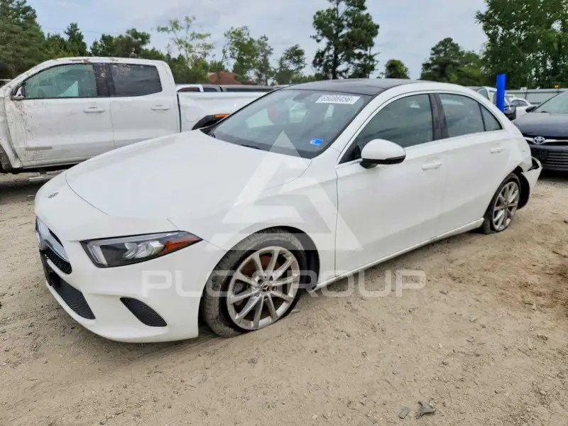 2021 Mercedes Benz A фото