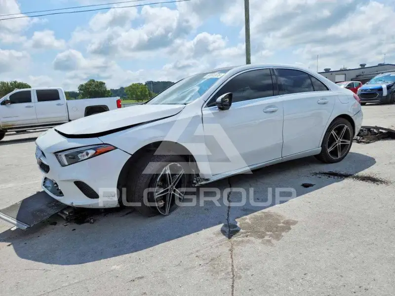 2021 Mercedes Benz A photo