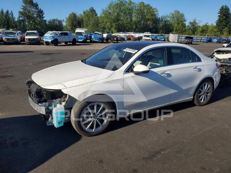 2021 Mercedes Benz A фото