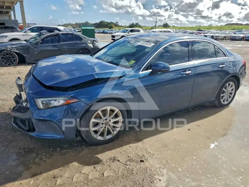 2021 Mercedes Benz A фото