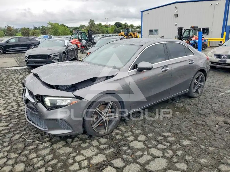 2021 Mercedes Benz A фото