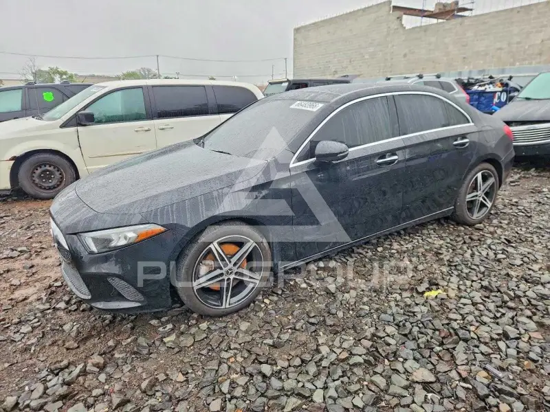2021 Mercedes Benz A фото