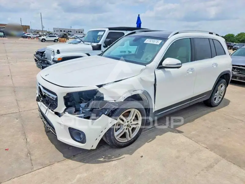 2021 Mercedes Benz GLB photo
