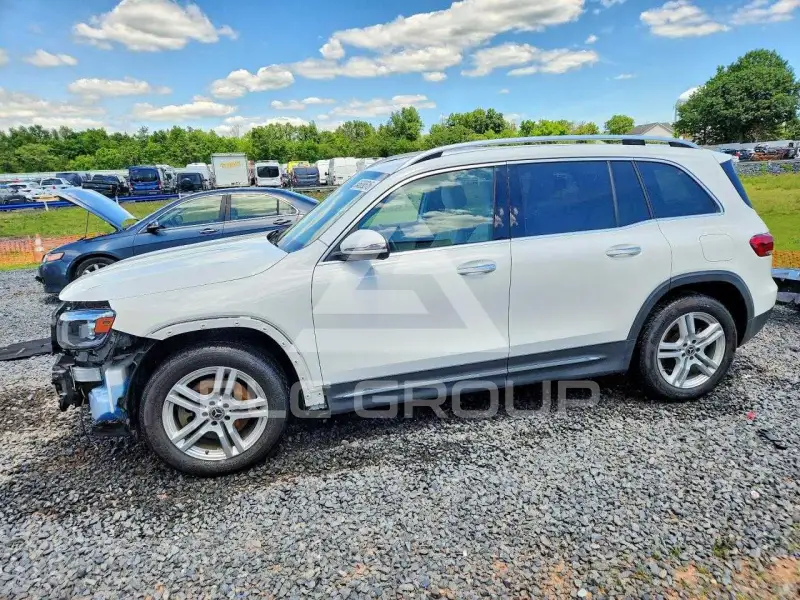 2021 Mercedes Benz GLB photo