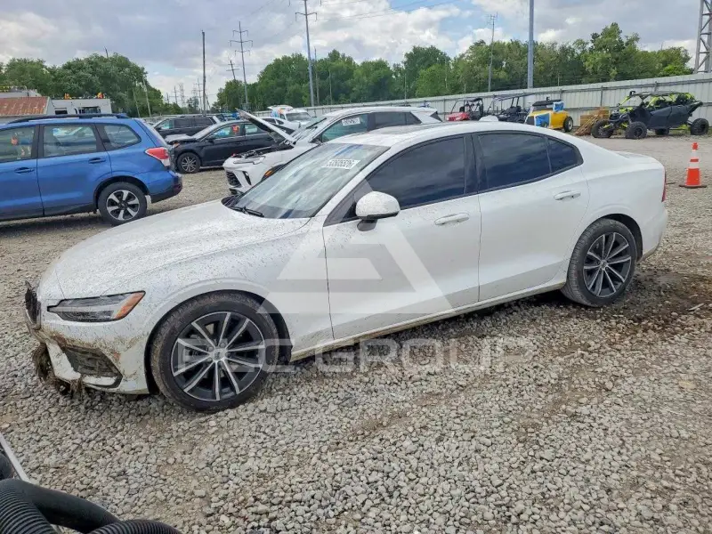 2021 Volvo S60 photo