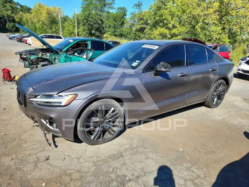 2021 Volvo S60 фото