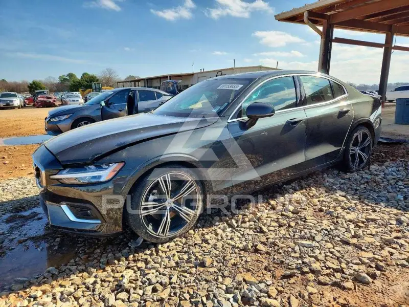 2021 Volvo S60 фото
