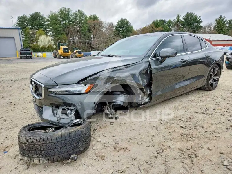 2021 Volvo S60 фото