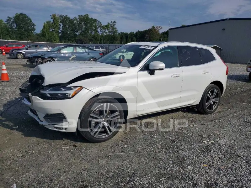 2021 Volvo XC60 photo