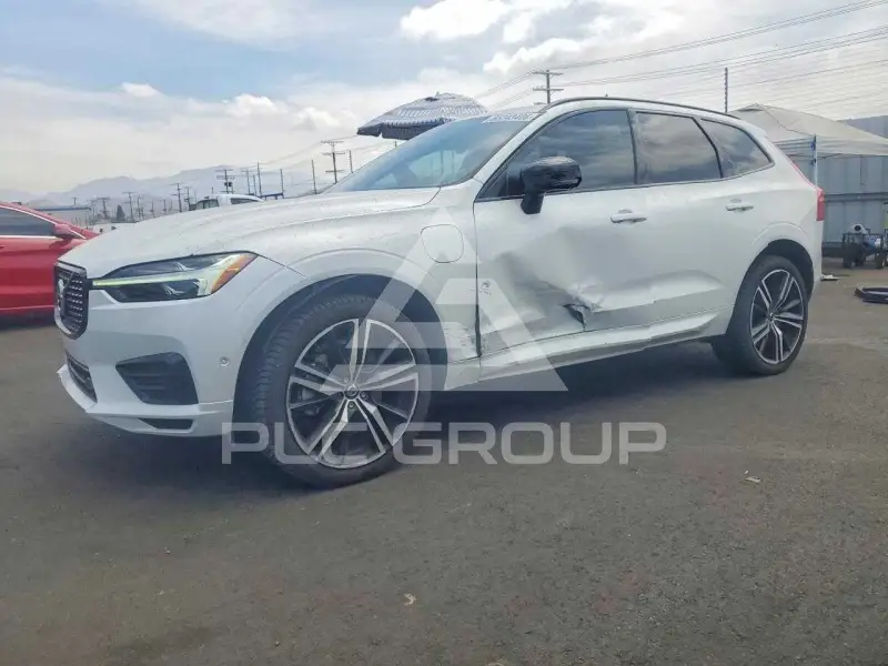 2021 Volvo XC60 photo