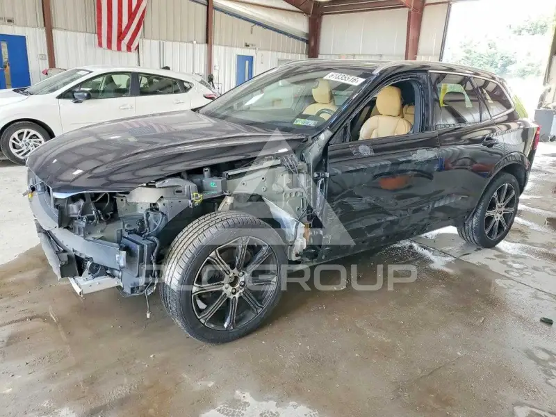 2021 Volvo XC60 photo