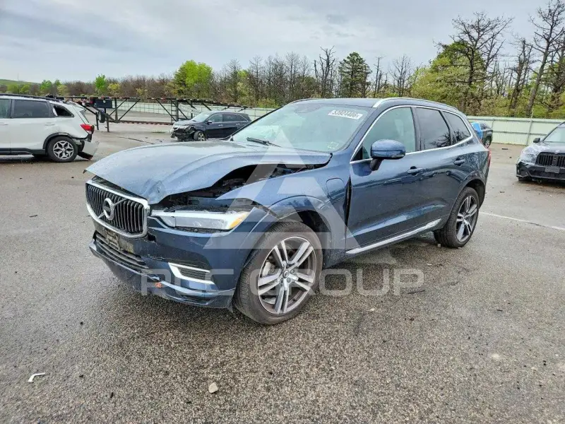 2021 Volvo XC60 фото