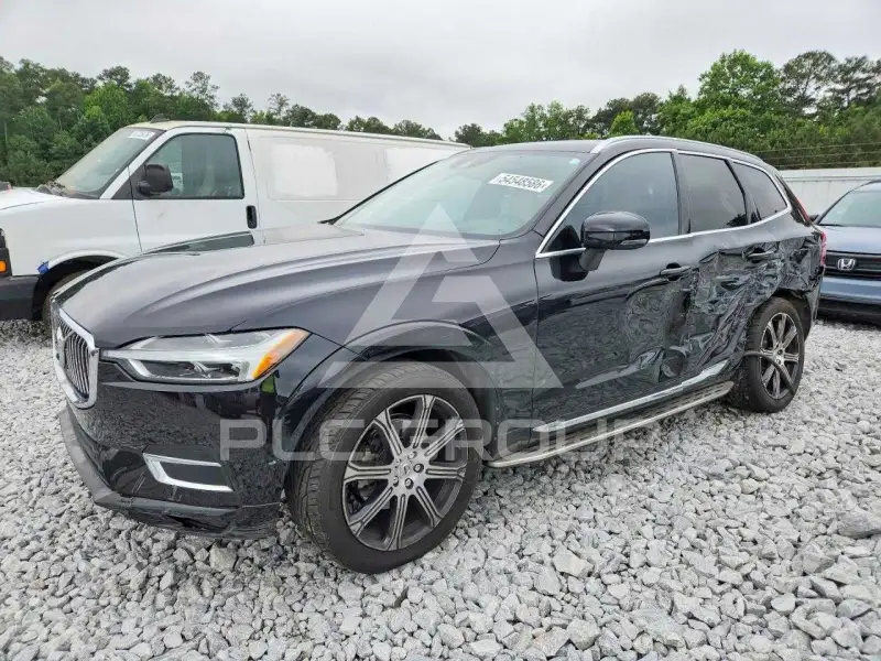 2021 Volvo XC60 photo