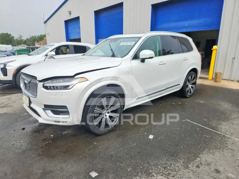 2021 Volvo XC90 фото