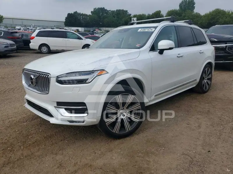 2021 Volvo XC90 фото