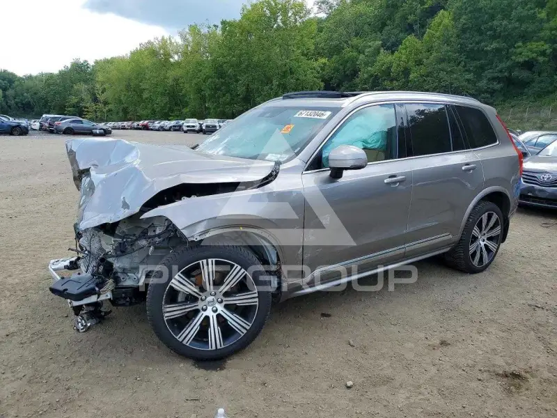 2021 Volvo XC90 фото