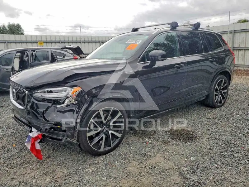 2021 Volvo XC90 photo