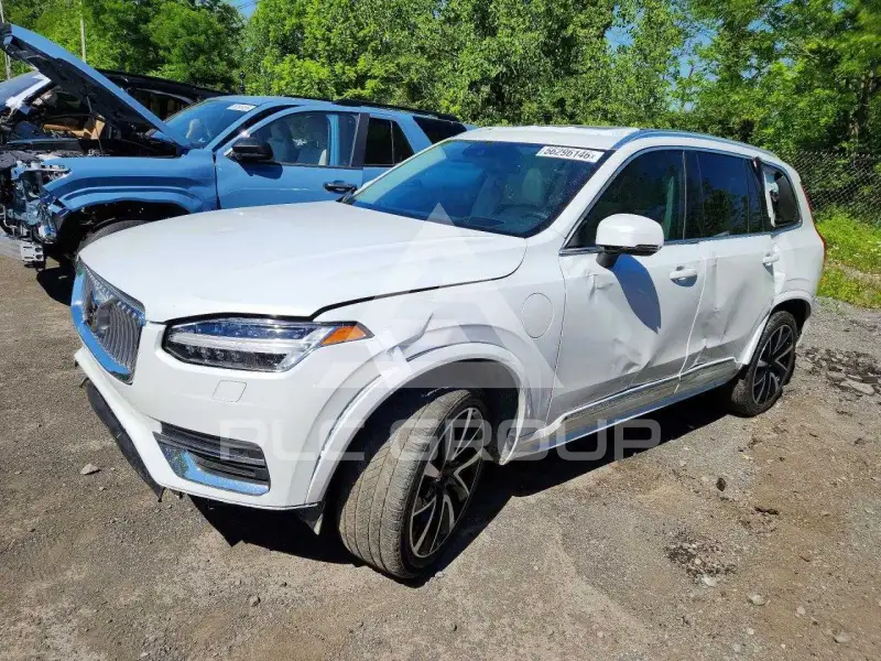 2021 Volvo XC90 фото
