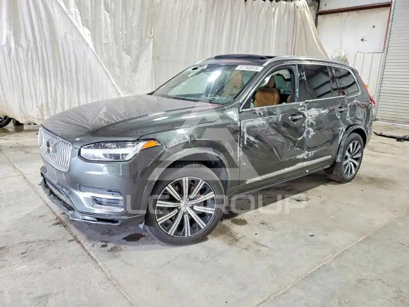 2021 Volvo XC90 photo