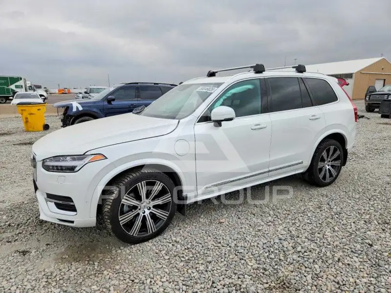 2021 Volvo XC90 photo