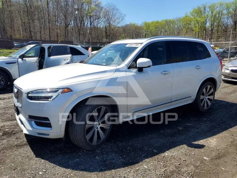 2021 Volvo XC90 photo
