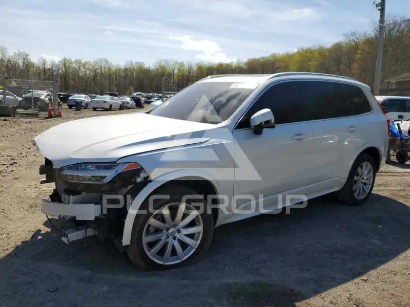 2021 Volvo XC90 photo