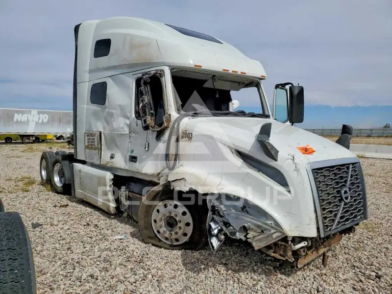 2021 Volvo VNL фото
