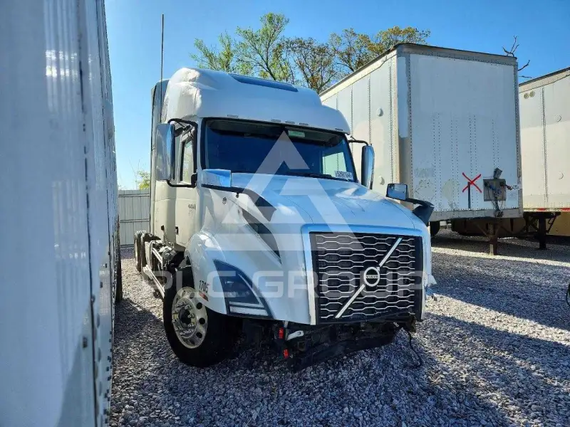 2021 Volvo VNL фото