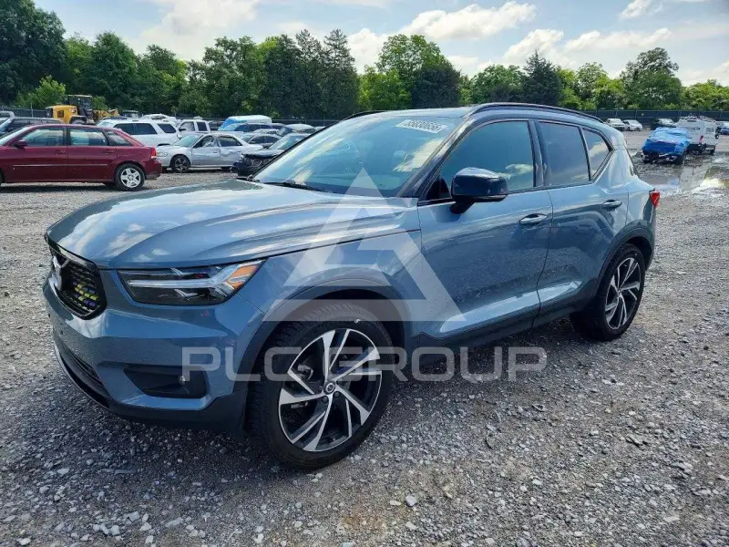 2021 Volvo XC40 photo