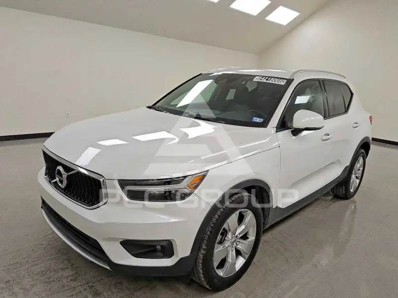 2021 Volvo XC40 photo