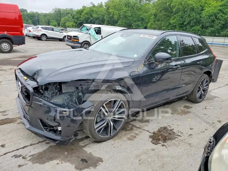 2021 Volvo XC60 фото