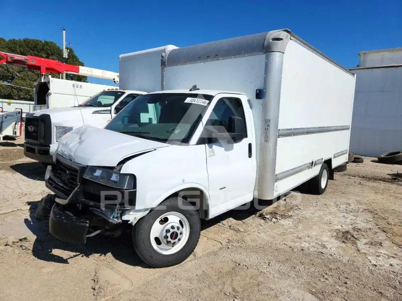 2021 GMC Savana фото