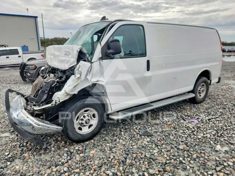 2021 GMC Savana photo