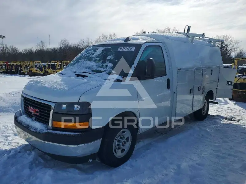 2021 GMC Savana фото