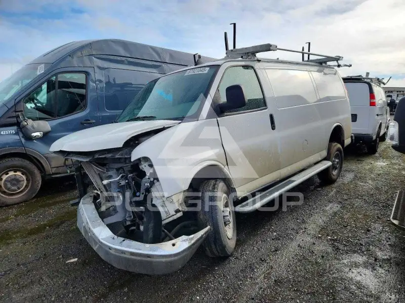 2021 GMC Savana фото