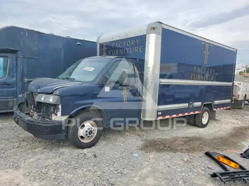 2021 GMC Savana фото