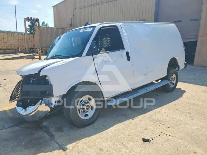 2021 GMC Savana photo